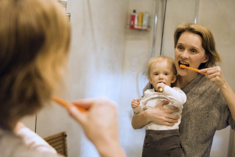 Igiena orală la bebelusi și copiii mici. Ce trebuie să faci ca să menții sănătatea dinților preșcolarilor?