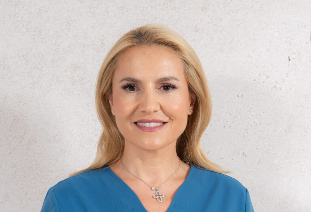 EVZ – Fiecare zâmbet are povestea lui! Dr. Teodorina Secară aduce un plus de valoare stomatologiei din București
