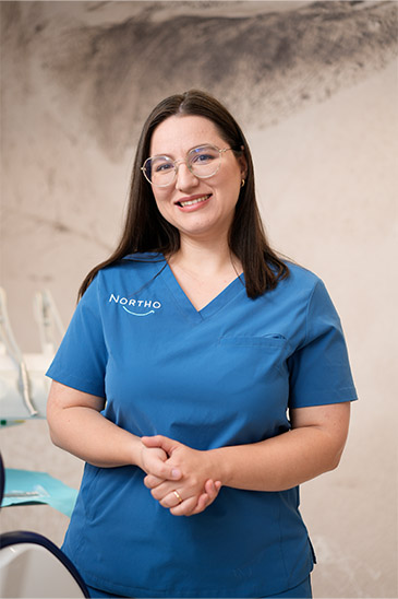 Dr. Andreea Bînă, Medic Dentist cu Practică în Stomatologia Pediatrică; Competență Inhalo-Sedare